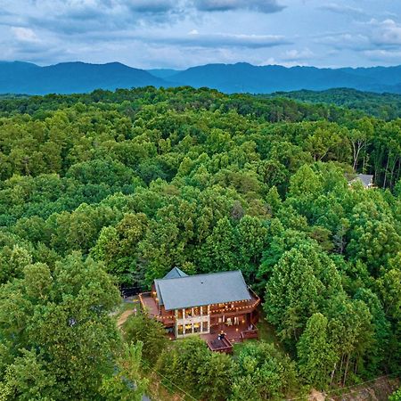 Panorama Mountain View Cabin, Less Than 10 Miles From Gatlinburg And Dollywood, Dog Friendly, 6 Bedrooms Sleeps 17, Fire Pit, Hottub, Washer Dryer, Fully Loaded Kitchen, Gameroom With A Tv, Pool Table, Arcade, Air Hockey, And Foosball Sevierville Esterno foto